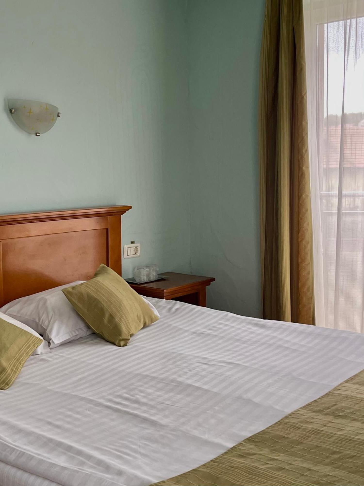 Hotel Lucy Star Cluj-Napoca Exterior photo